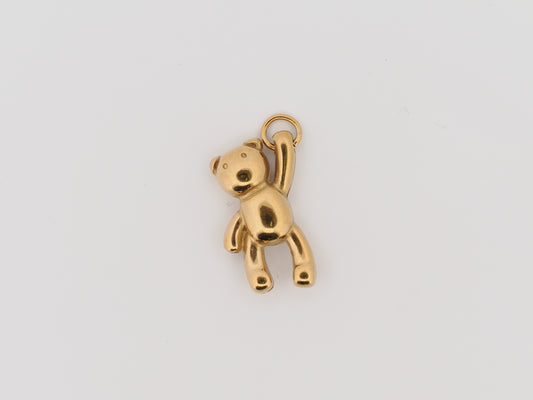 Winnie in gold